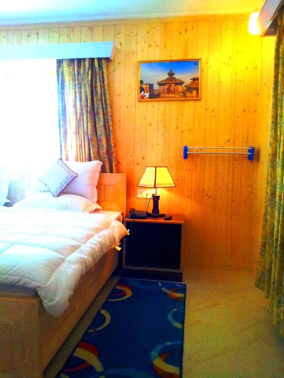 Ikraam Inn Bed&Breakfast Srīnagar Zimmer foto