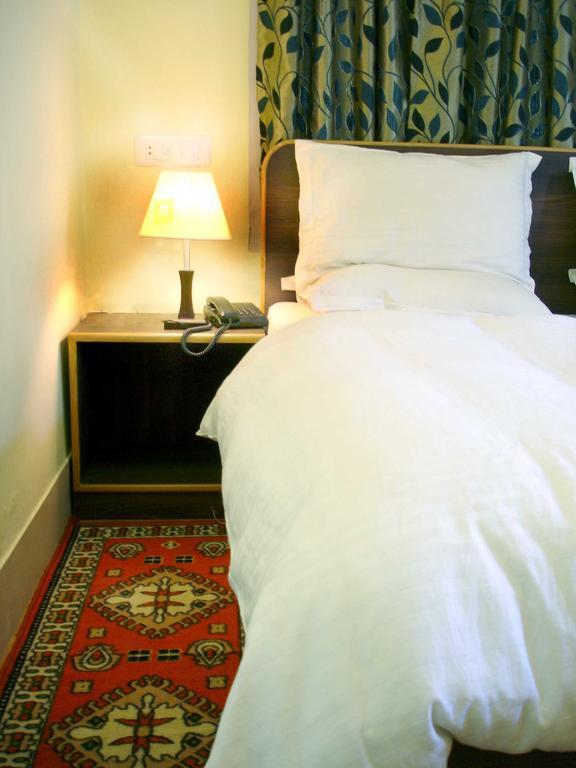 Ikraam Inn Bed&Breakfast Srīnagar Zimmer foto