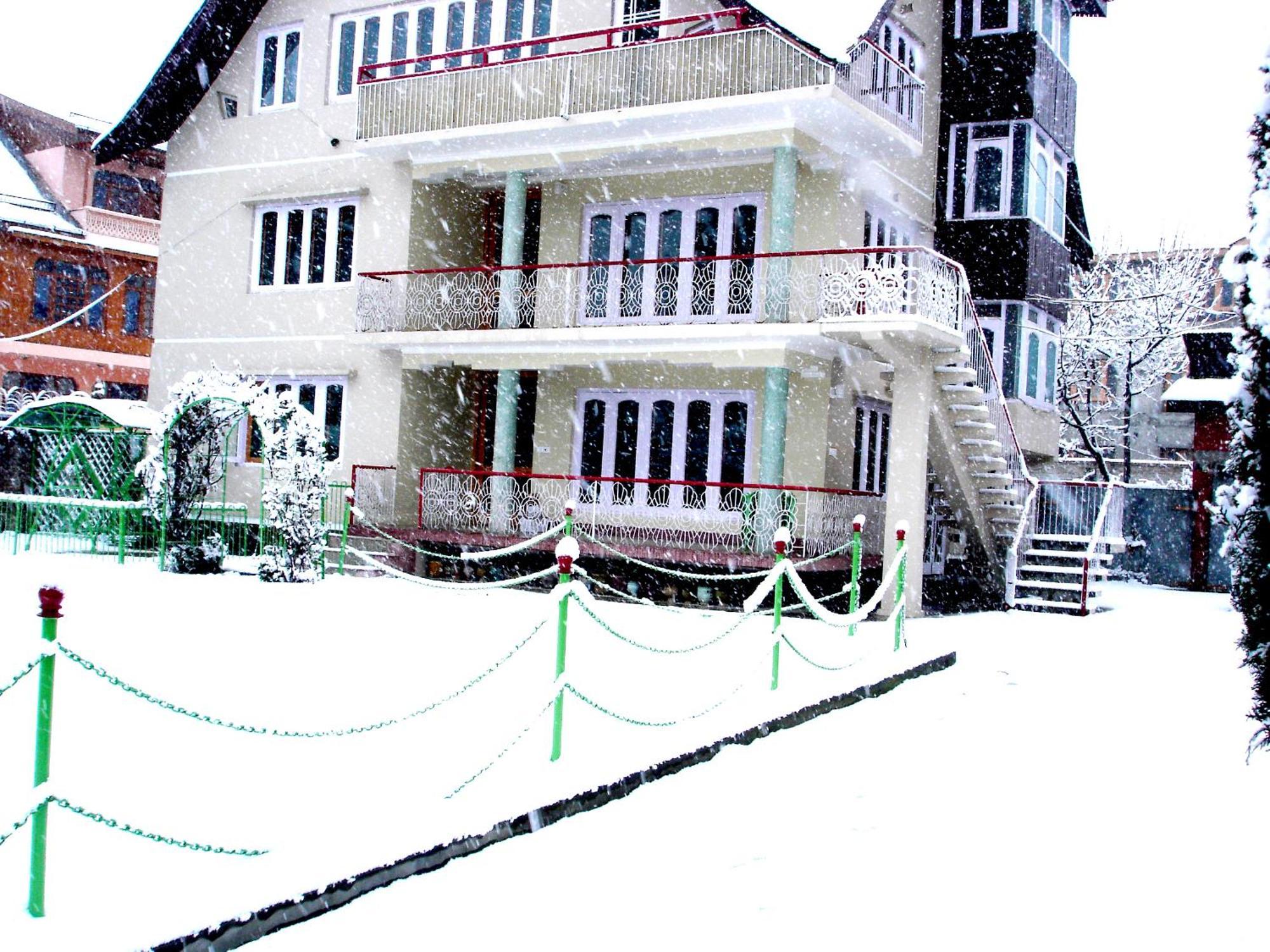 Ikraam Inn Bed&Breakfast Srīnagar Exterior foto