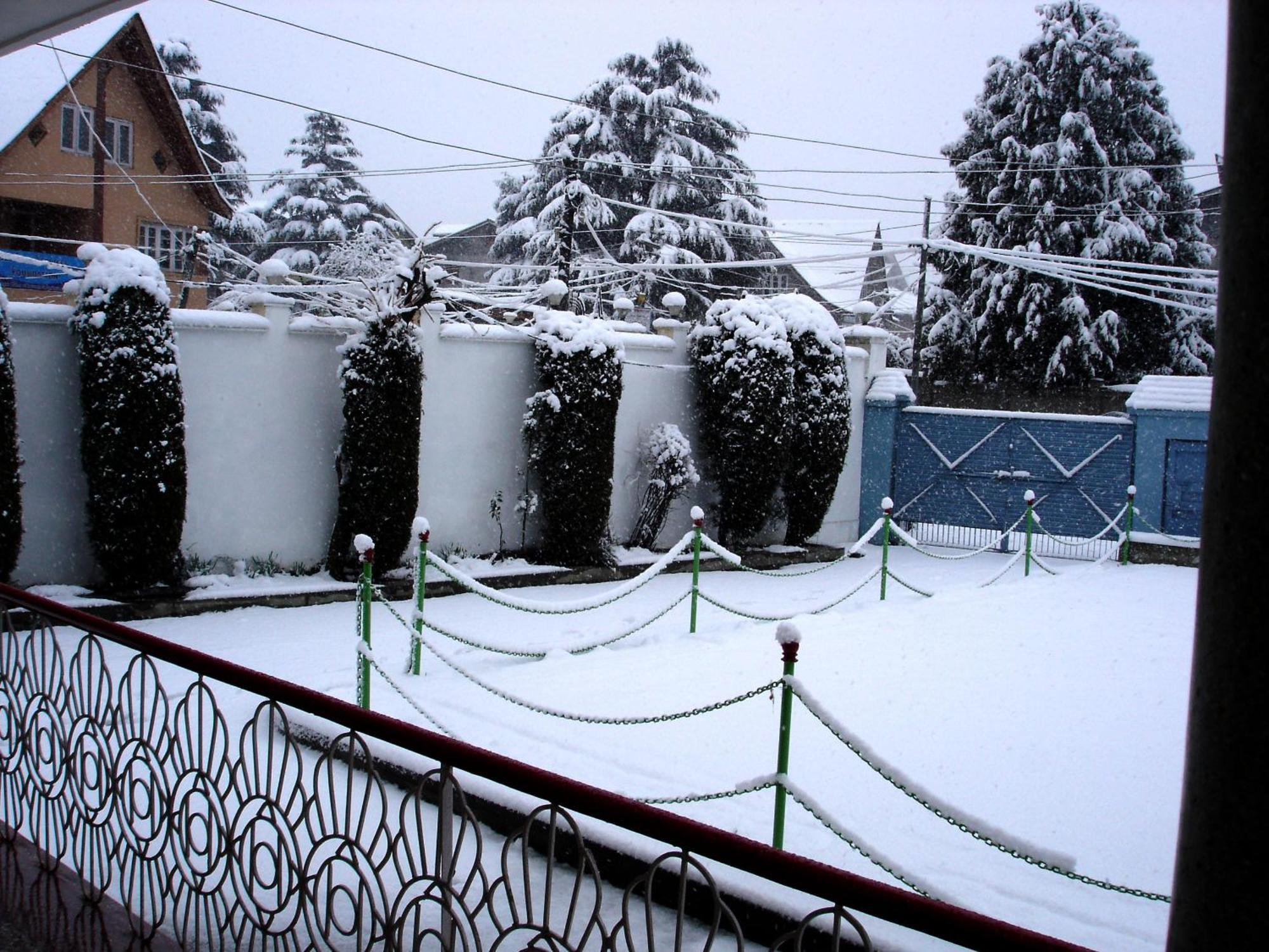 Ikraam Inn Bed&Breakfast Srīnagar Exterior foto