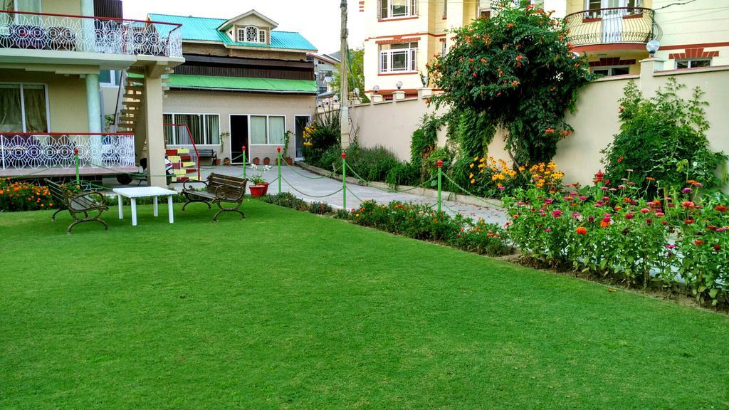 Ikraam Inn Bed&Breakfast Srīnagar Exterior foto
