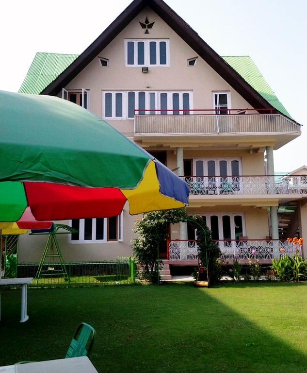 Ikraam Inn Bed&Breakfast Srīnagar Exterior foto