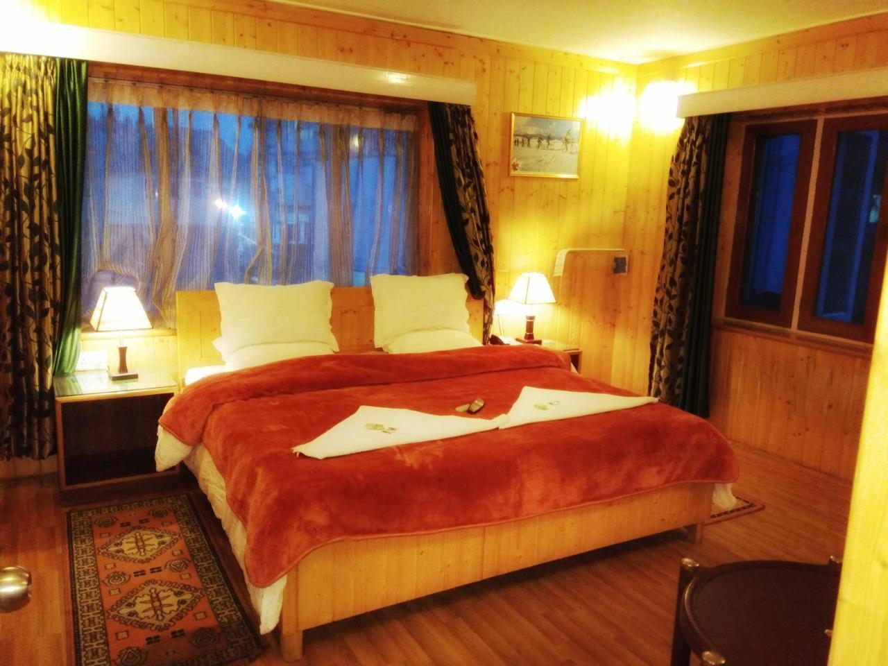 Ikraam Inn Bed&Breakfast Srīnagar Exterior foto